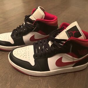 Men 9 Jordan 1s